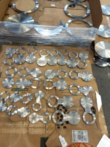Spectacle blinds paddle blinds and spacers (12)